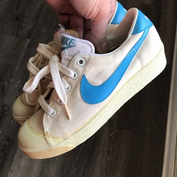 Nike - Picture 15 of 17